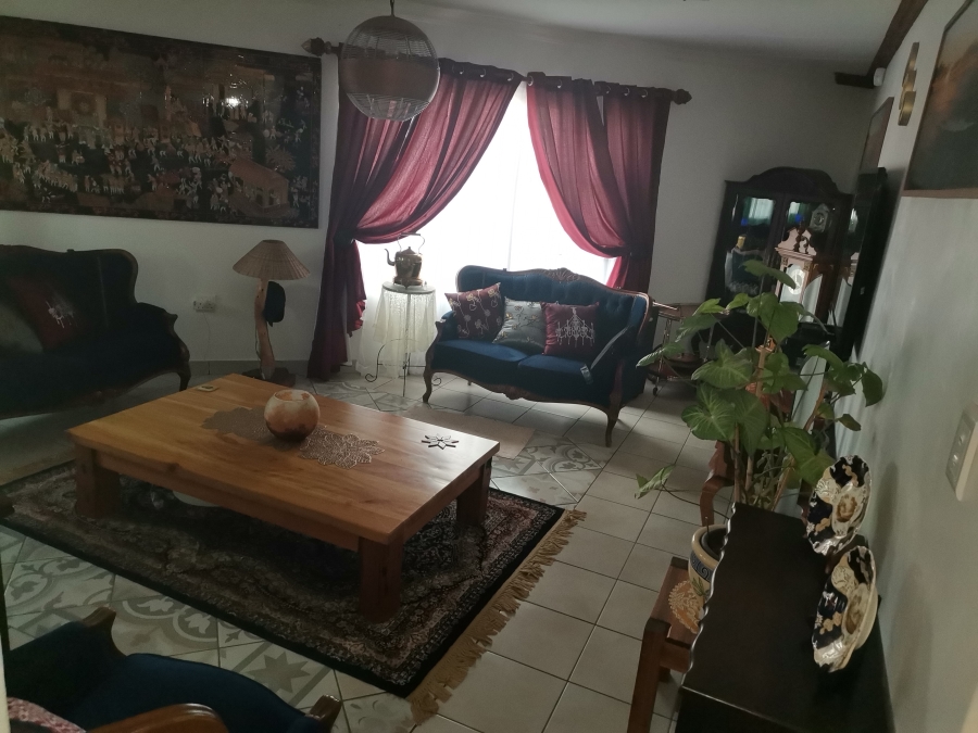 3 Bedroom Property for Sale in Kwanonqaba Western Cape